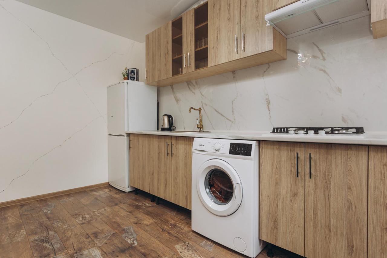 סומי Luxe Apartments 5.26 Near Lavina 5 Floor מראה חיצוני תמונה