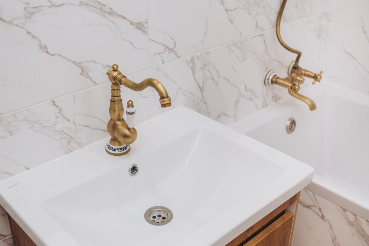 סומי Luxe Apartments 5.26 Near Lavina 5 Floor מראה חיצוני תמונה