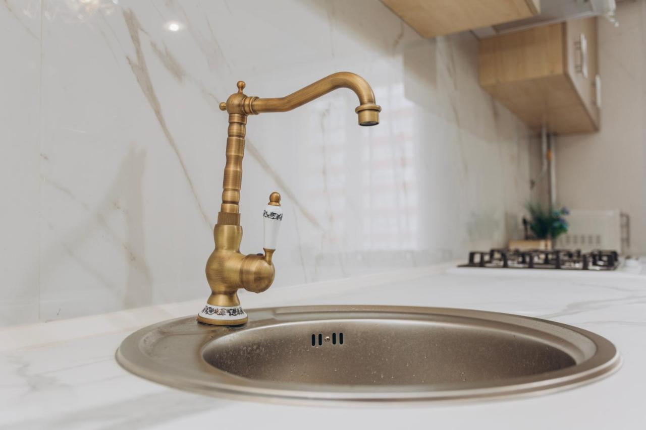 סומי Luxe Apartments 5.26 Near Lavina 5 Floor מראה חיצוני תמונה